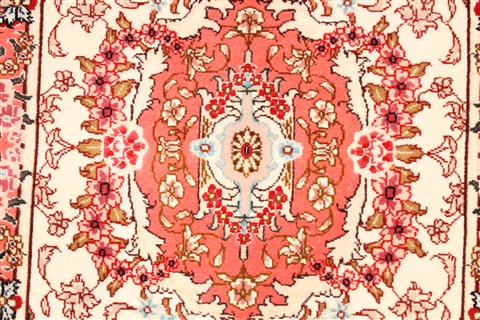 Tabriz Purple Hand Knotted 20 X 30  Area Rug 254-29924 Image 2