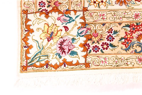 Qum Red Hand Knotted 28 X 40 Area Rug 254-29936 Image 1