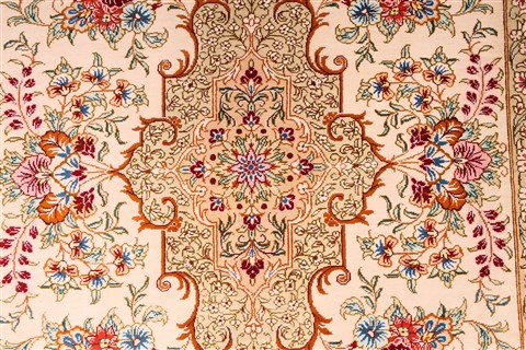 Qum Red Hand Knotted 28 X 40 Area Rug 254-29936 Image 2
