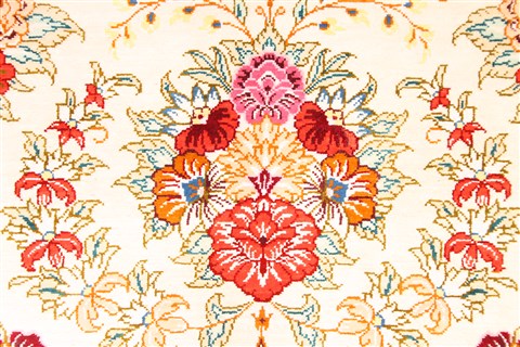 Qum Red Hand Knotted 28 X 40 Area Rug 254-29936 Image 4