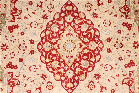 Qum Red Hand Knotted 29 X 40 Area Rug 254-29955 Image 2