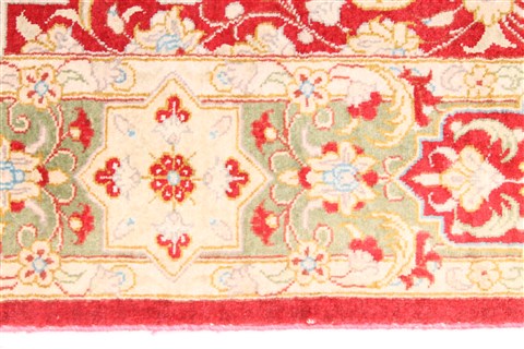 Qum Red Hand Knotted 29 X 40 Area Rug 254-29955 Image 3