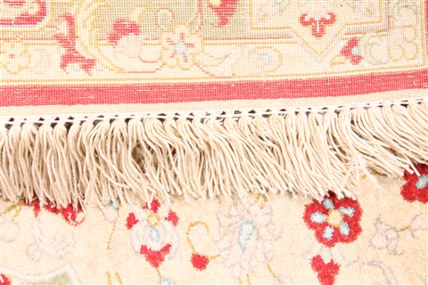 Qum Red Hand Knotted 29 X 40 Area Rug 254-29955 Image 5