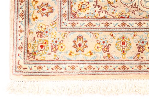 Qum Beige Hand Knotted 27 X 41 Area Rug 254-29965 Image 1