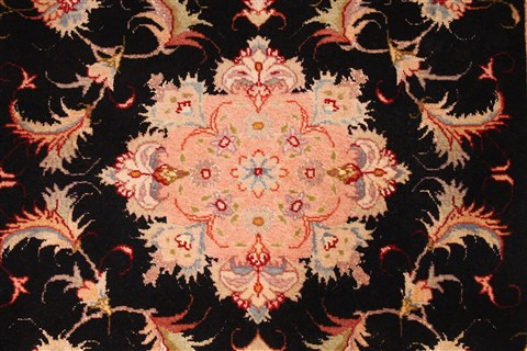 Tabriz Beige Hand Knotted 25 X 37 Area Rug 254-29970 Image 2