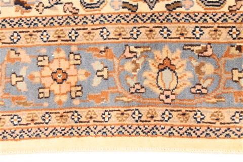 Malayer Beige Hand Knotted 40 X 60  Area Rug 254-29978 Image 3