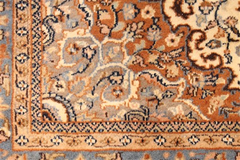 Malayer Beige Hand Knotted 40 X 60  Area Rug 254-29978 Image 4
