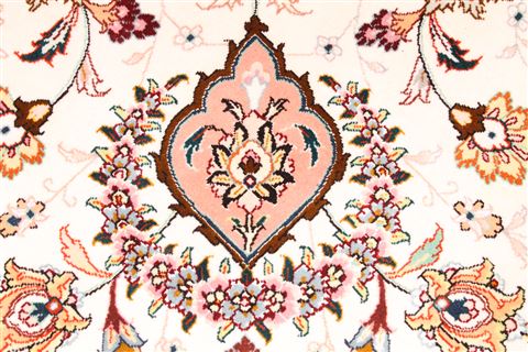 Tabriz Purple Round Hand Knotted 910 X 910 Area Rug 254-30002 Image 4