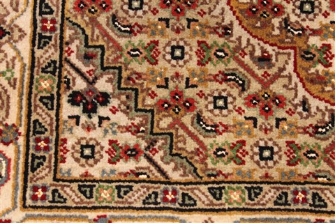 Mahi Beige Hand Knotted 30 X 50 Area Rug 254-30054 Image 4