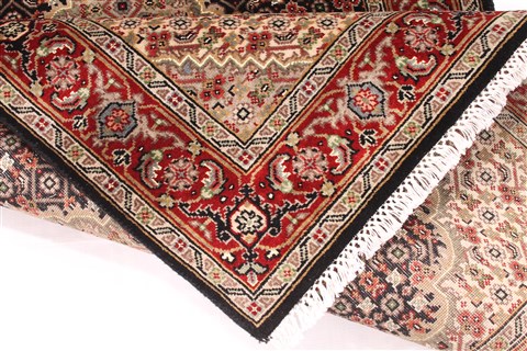 Mahi Beige Hand Knotted 30 X 51 Area Rug 254-30063 Image 8