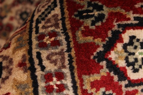 Mahi Red Hand Knotted 30 X 51 Area Rug 254-30064 Image 10