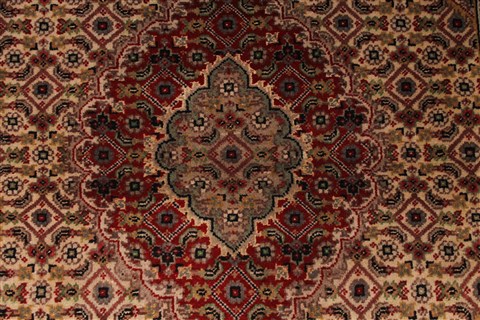 Mahi Red Hand Knotted 30 X 51 Area Rug 254-30064 Image 2