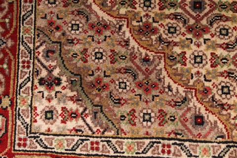 Mahi Red Hand Knotted 30 X 51 Area Rug 254-30064 Image 4