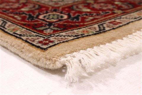 Mahi Red Hand Knotted 30 X 51 Area Rug 254-30064 Image 5