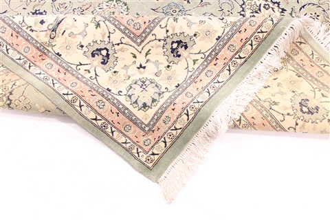 Tabriz Beige Hand Knotted 80 X 100  Area Rug 254-30092 Image 8