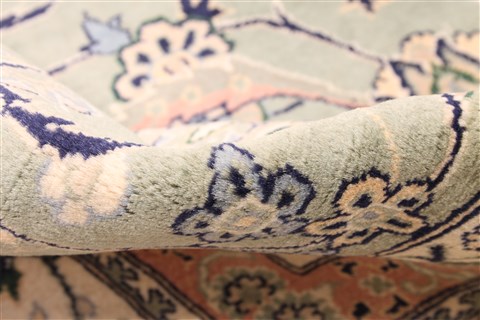 Tabriz Beige Hand Knotted 80 X 100  Area Rug 254-30092 Image 9