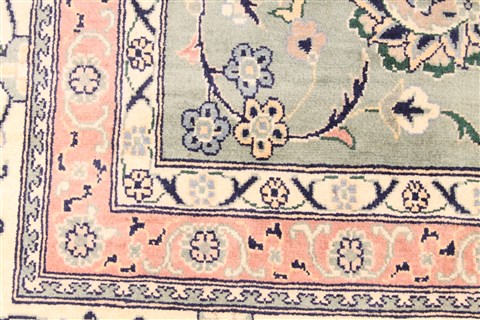 Tabriz Beige Hand Knotted 80 X 100 Area Rug 254-30095 Image 4