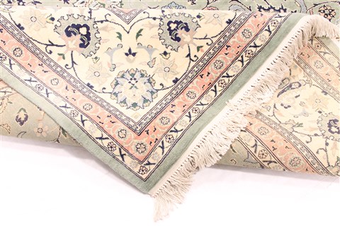 Tabriz Beige Hand Knotted 80 X 100 Area Rug 254-30095 Image 8