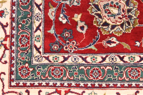 Tabriz Beige Hand Knotted 71 X 101 Area Rug 254-30099 Image 4