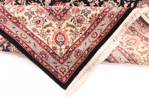 Tabriz Purple Hand Knotted 80 X 102 Area Rug 254-30100 Image 8