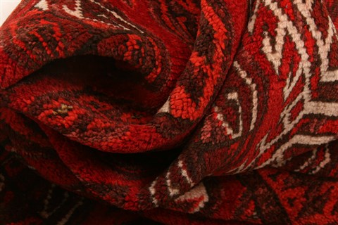 Bokhara Red Hand Knotted 35 X 43 Area Rug 253-30112 Image 2