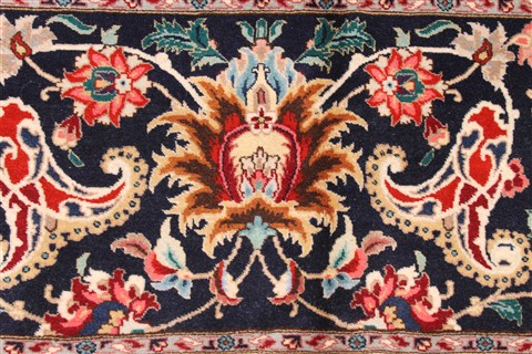 Tabriz Red Hand Knotted 112 X 171 Area Rug 254-30131 Image 9