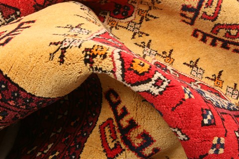Kizalayak Red Hand Knotted 36 X 65 Area Rug 100-30134 Image 1