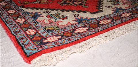 Ardebil Red Hand Knotted 26 X 37 Area Rug 400-30152 Image 2
