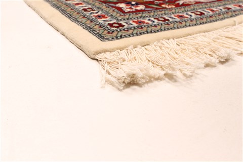 Tabriz Beige Hand Knotted 62 X 89 Area Rug 255-30196 Image 8