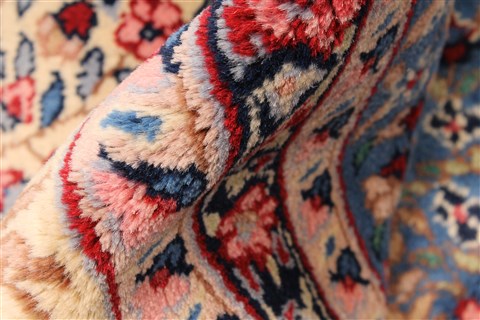 Kerman Red Hand Knotted 60 X 69 Area Rug 255-30197 Image 3