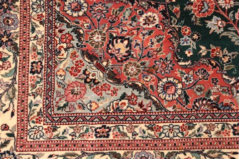 Kashan Beige Hand Knotted 60 X 93 Area Rug 255-30198 Image 7