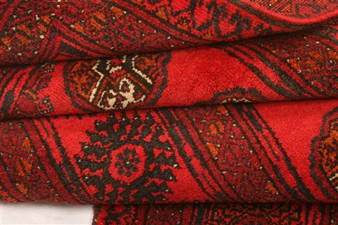 Kunduz Red Hand Knotted 36 X 67  Area Rug 100-30200 Image 4