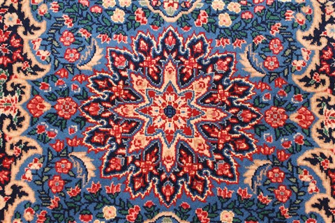 Kerman Red Hand Knotted 30 X 51 Area Rug 255-30202 Image 5