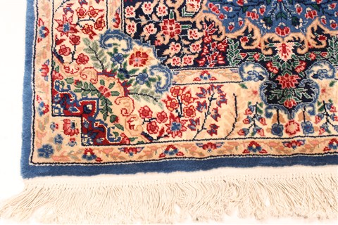 Kerman Red Hand Knotted 31 X 50 Area Rug 255-30203 Image 5