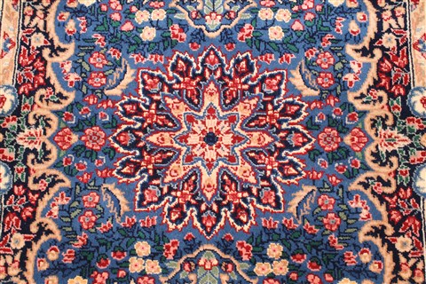 Kerman Red Hand Knotted 31 X 50 Area Rug 255-30203 Image 6