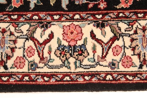 Qum Red Runner Hand Knotted 27 X 120 Area Rug 255-30206 Image 6