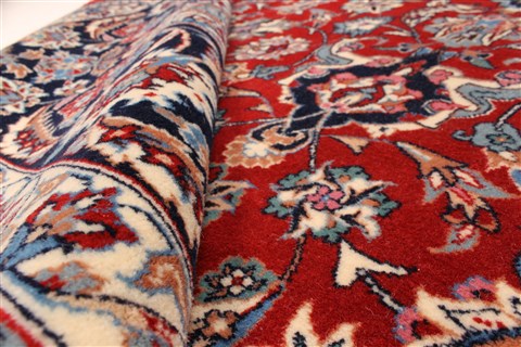 Isfahan Red Hand Knotted 65 X 89 Area Rug 255-30208 Image 12