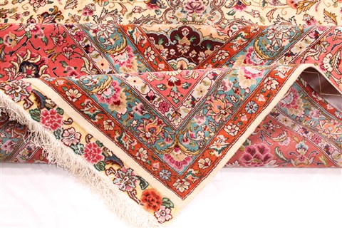 Tabriz Beige Square Hand Knotted 130 X 138 Area Rug 254-30232 Image 9