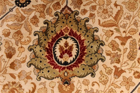 Tabriz Beige Hand Knotted 143 X 210 Area Rug 254-30240 Image 5