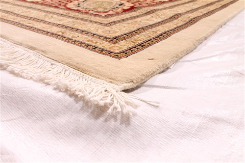 Tabriz Beige Hand Knotted 143 X 210 Area Rug 254-30240 Image 6