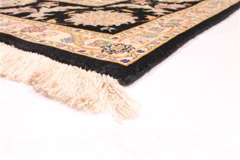 Tabriz Beige Hand Knotted 83 X 105 Area Rug 254-30262 Image 6