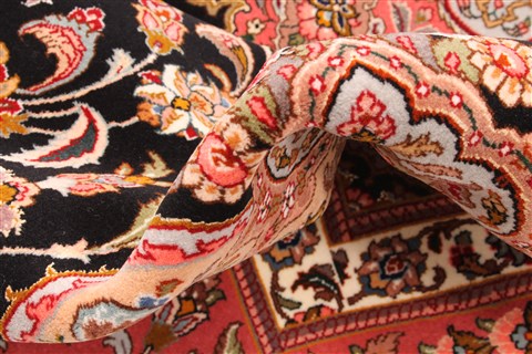 Tabriz Purple Hand Knotted 83 X 88 Area Rug 254-30265 Image 10
