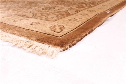 Tabriz Beige Hand Knotted 97 X 129 Area Rug 254-30271 Image 8