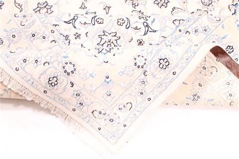 Nain Blue Hand Knotted 100 X 135 Area Rug 254-30281 Image 9