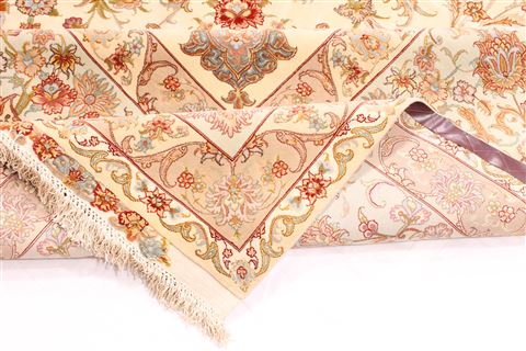 Tabriz Beige Hand Knotted 131 X 198 Area Rug 254-30301 Image 12