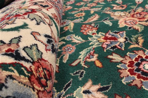 Kashan Beige Hand Knotted 117 X 150 Area Rug 255-30309 Image 11