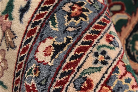 Kashan Beige Hand Knotted 117 X 150 Area Rug 255-30309 Image 1