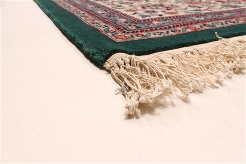 Kashan Beige Hand Knotted 117 X 150 Area Rug 255-30309 Image 7