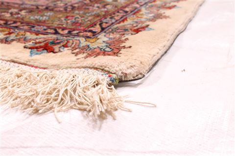 Tabriz Beige Hand Knotted 129 X 177 Area Rug 254-30328 Image 3