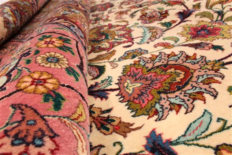 Tabriz Beige Hand Knotted 129 X 177 Area Rug 254-30328 Image 17